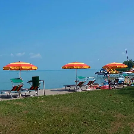 Vitorlas Apartment *